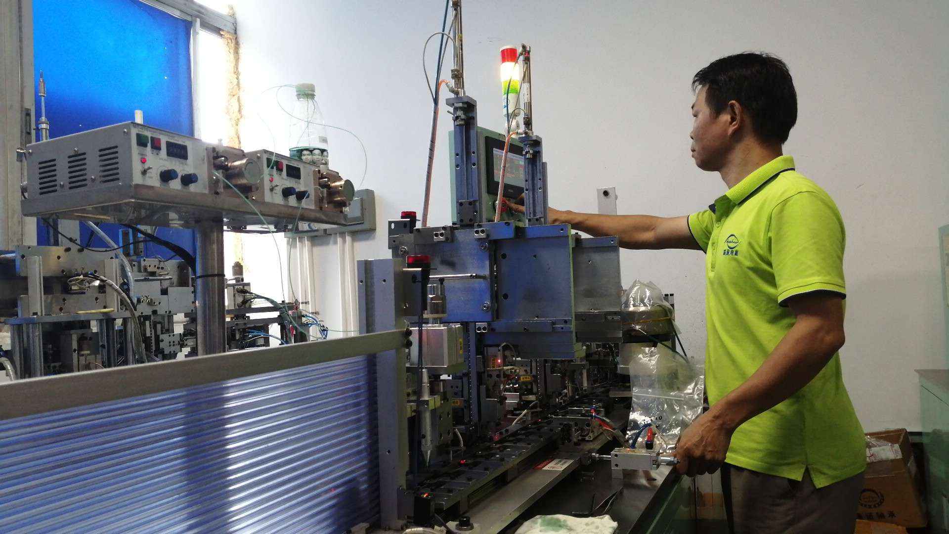 End-cap assembling for DC gear motor housing