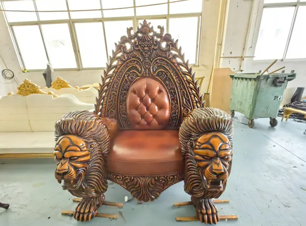 European Hand-Carved Furniture French Luxury Bedroom Sets King Size Solid Wood Bed Canopy Wooden Beds