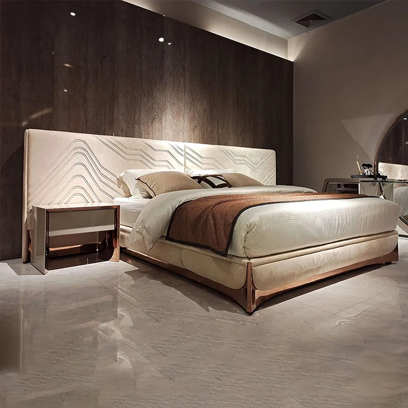 Detalle de cama de lujo tapizada