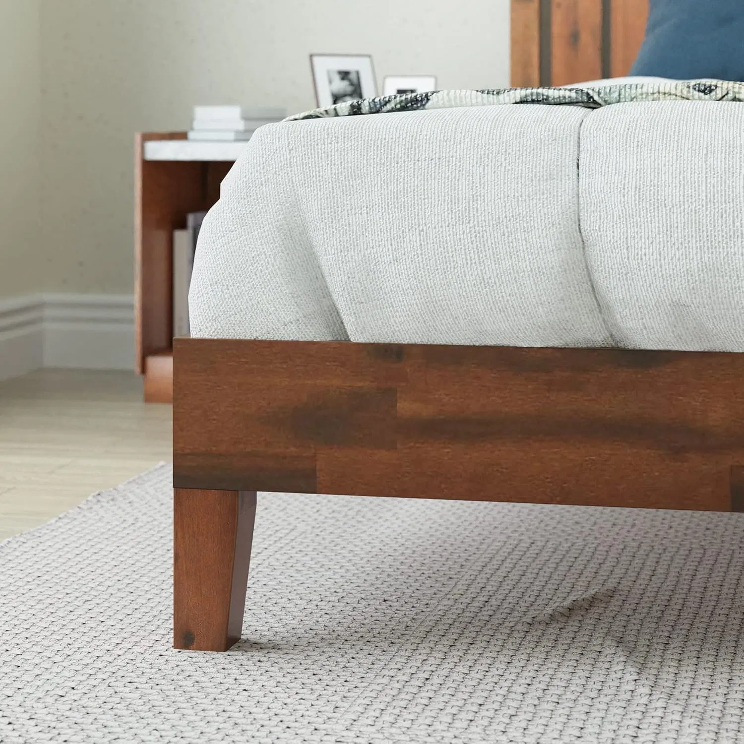 Estilo nórdico contemporáneo de cama en lujoso acabado de madera maciza