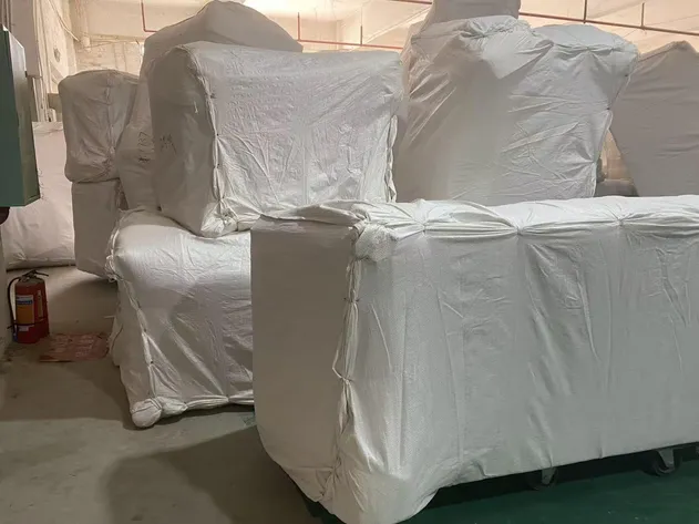 European Hand-Carved Furniture French Luxury Bedroom Sets King Size Solid Wood Bed Canopy Wooden Beds