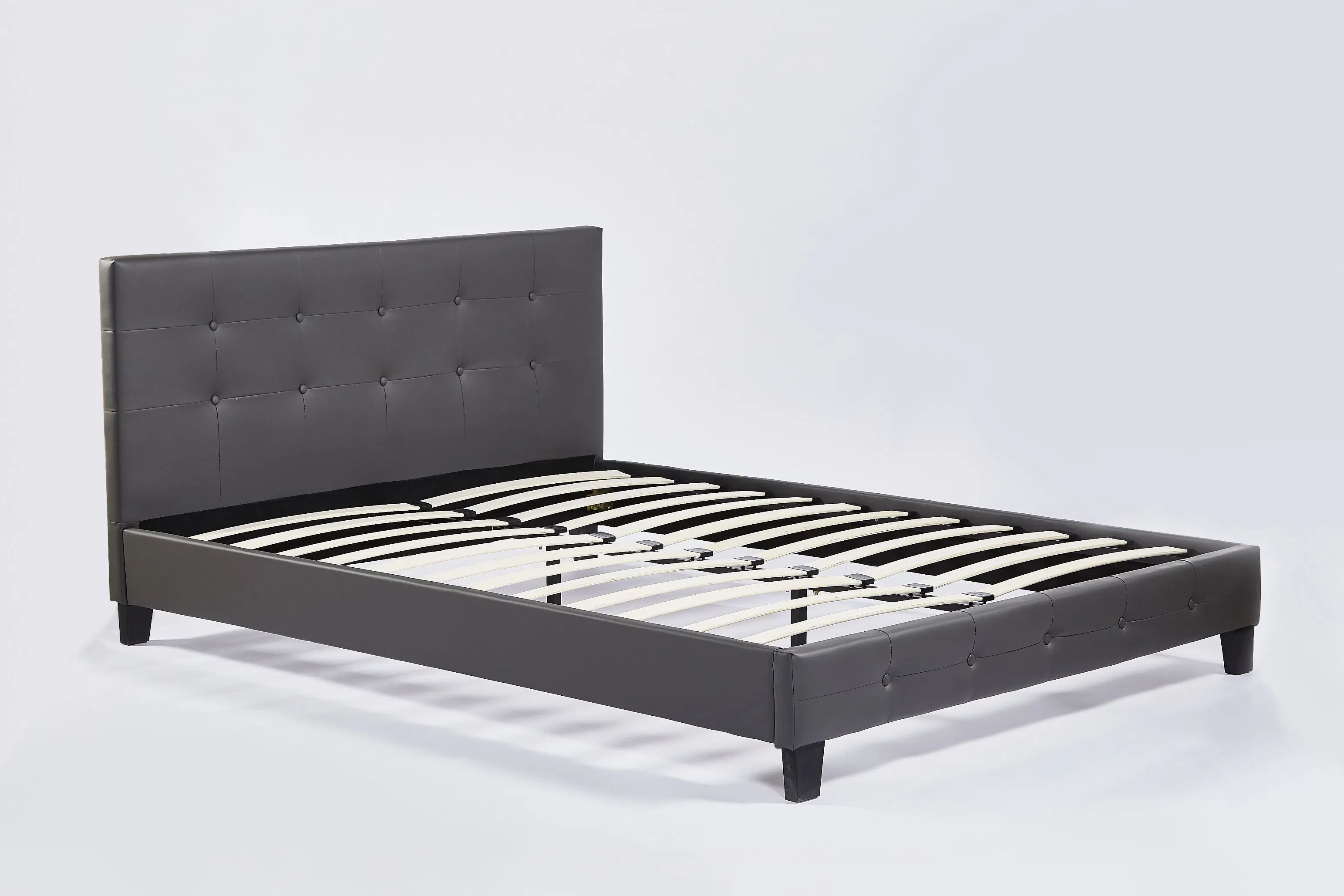 Cama King Size de Cuero Moderno con Estructura Tapizada de Cuero