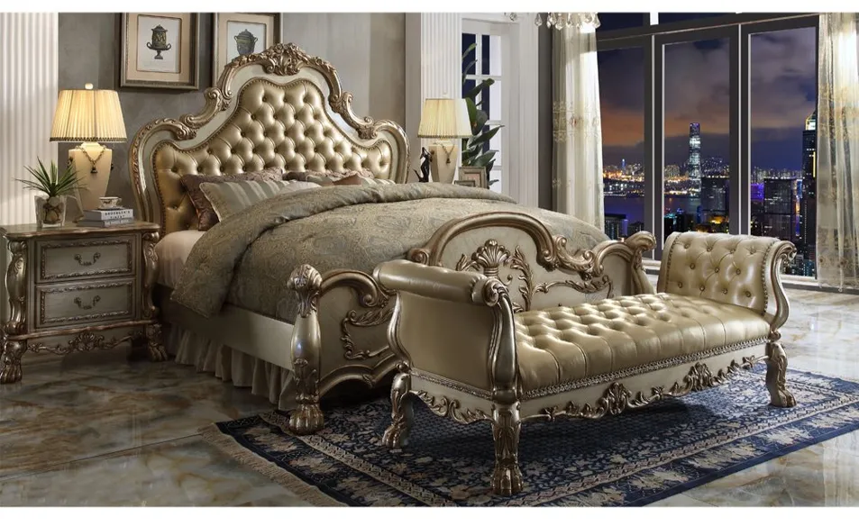 European Hand-Carved Furniture French Luxury Bedroom Sets King Size Solid Wood Bed Canopy Wooden Beds