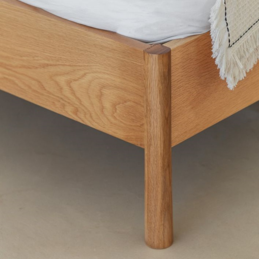 Cabecero de plataforma de husillo moderno, marco de cama de madera de roble macizo para dormitorio