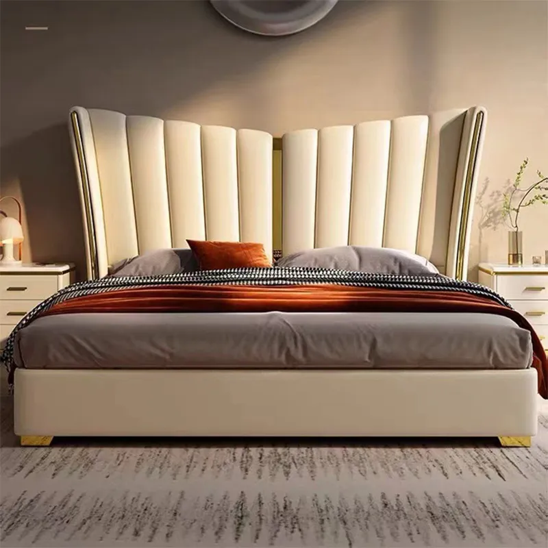 Cama doble tapizada de lujo ligero italiana