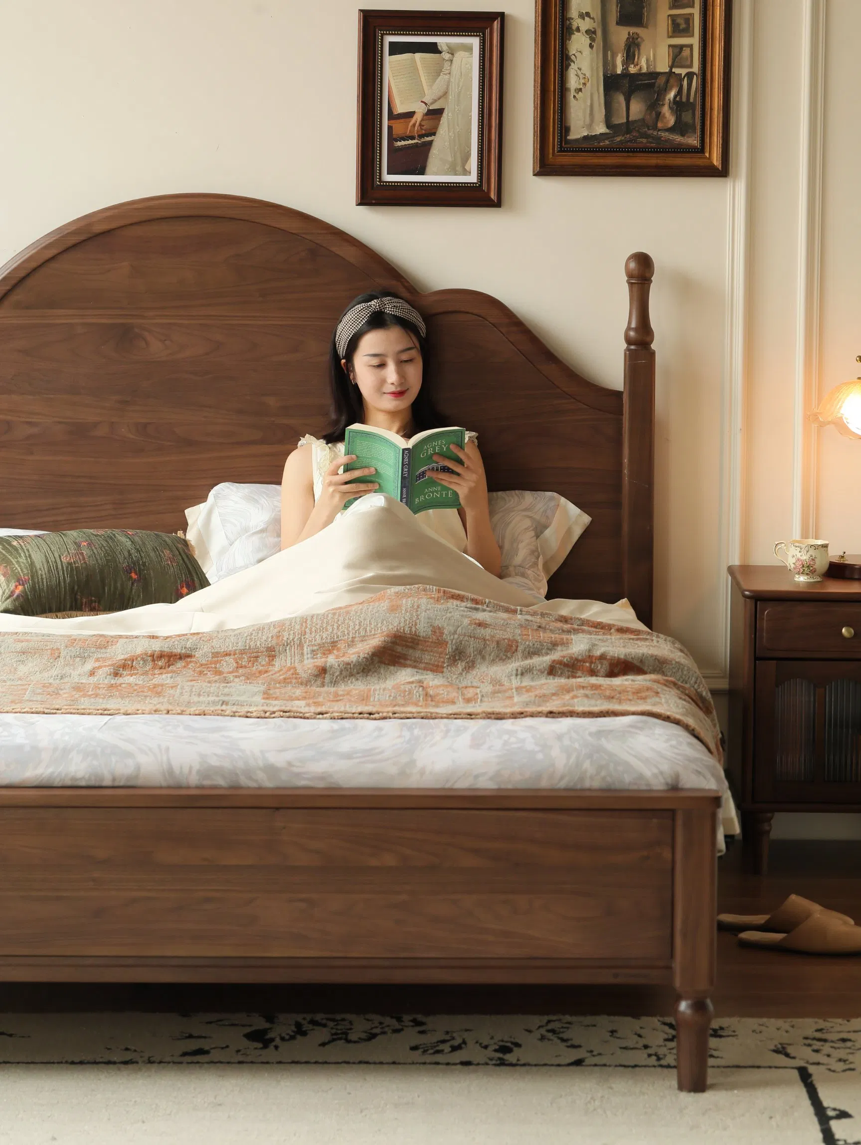 Estructura de cama de madera maciza vintage elegante para dormitorios con estilo