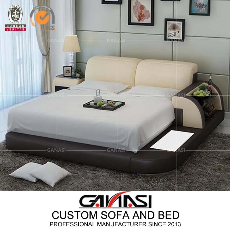 Mueble de dormitorio italiano, marco de cama de reina de cuero genuino con mesas de noche