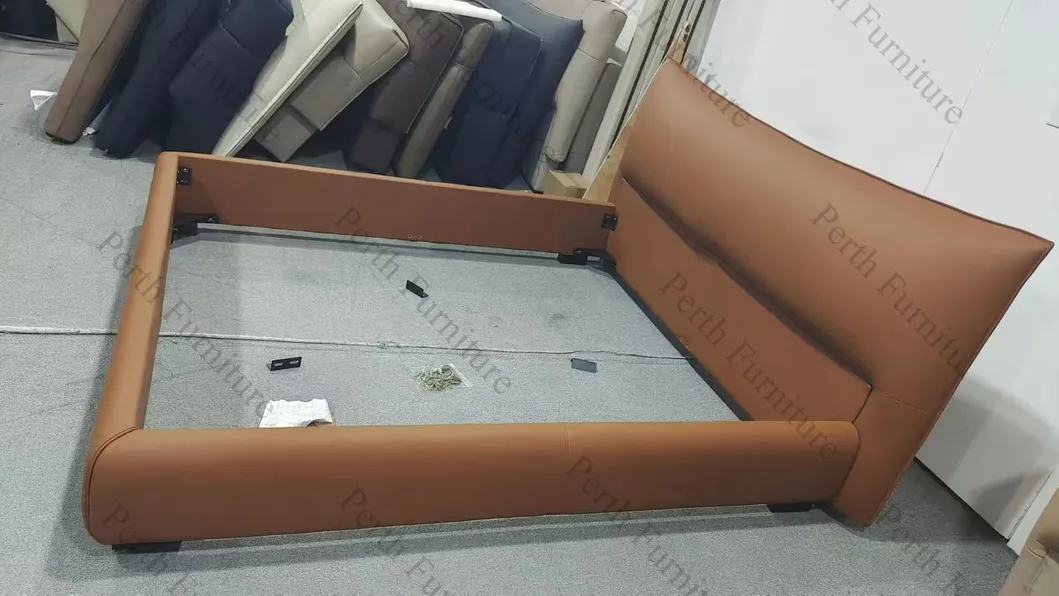Cama contemporánea suave con patas de metal, marco de madera maciza, cuero genuino y tela para muebles del hogar, dormitorio de moda Mxt-888 cama
