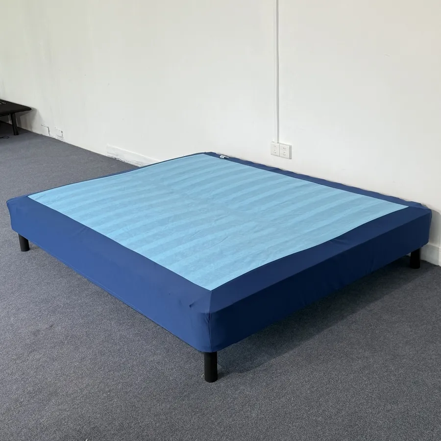 Detalle de montaje cama tapizada