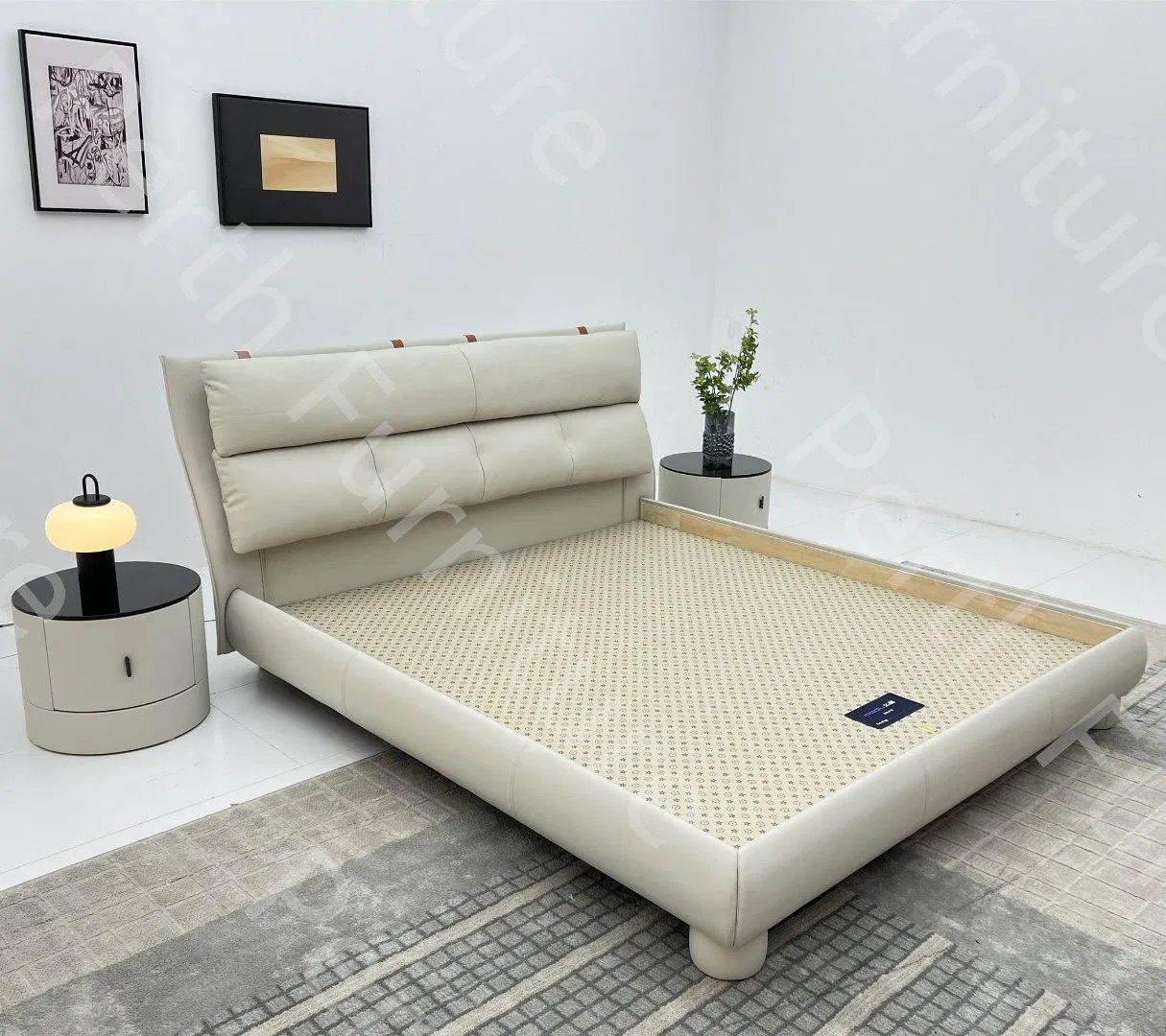 Muebles de hotel y hogar para dormitorio con patas de metal elegantes y simples, con marco de madera interior y tela de microfibra de cuero PU Bed-Mxt-150