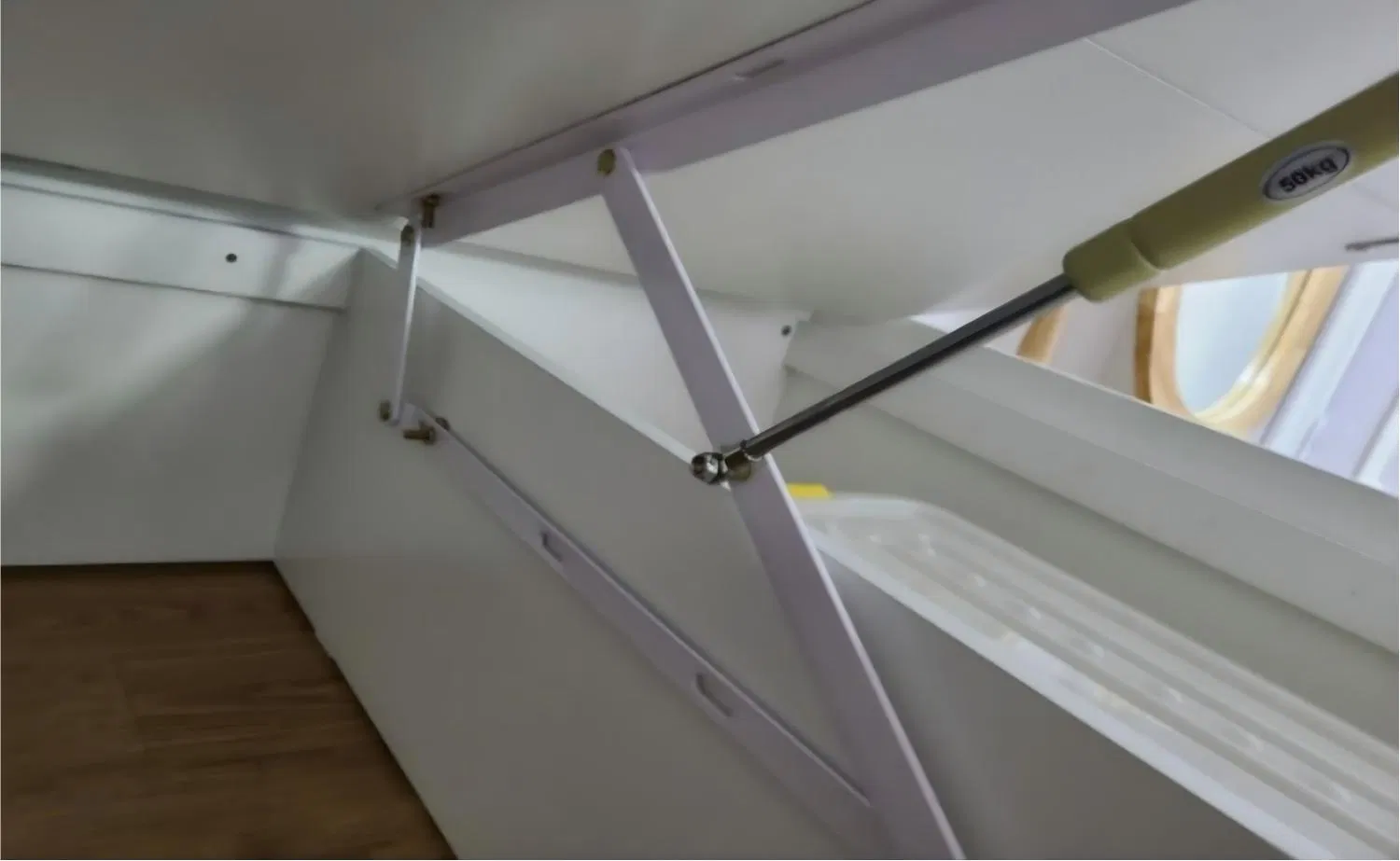 Cama de madera moderna y duradera con almacenamiento hidráulico y diseño moderno