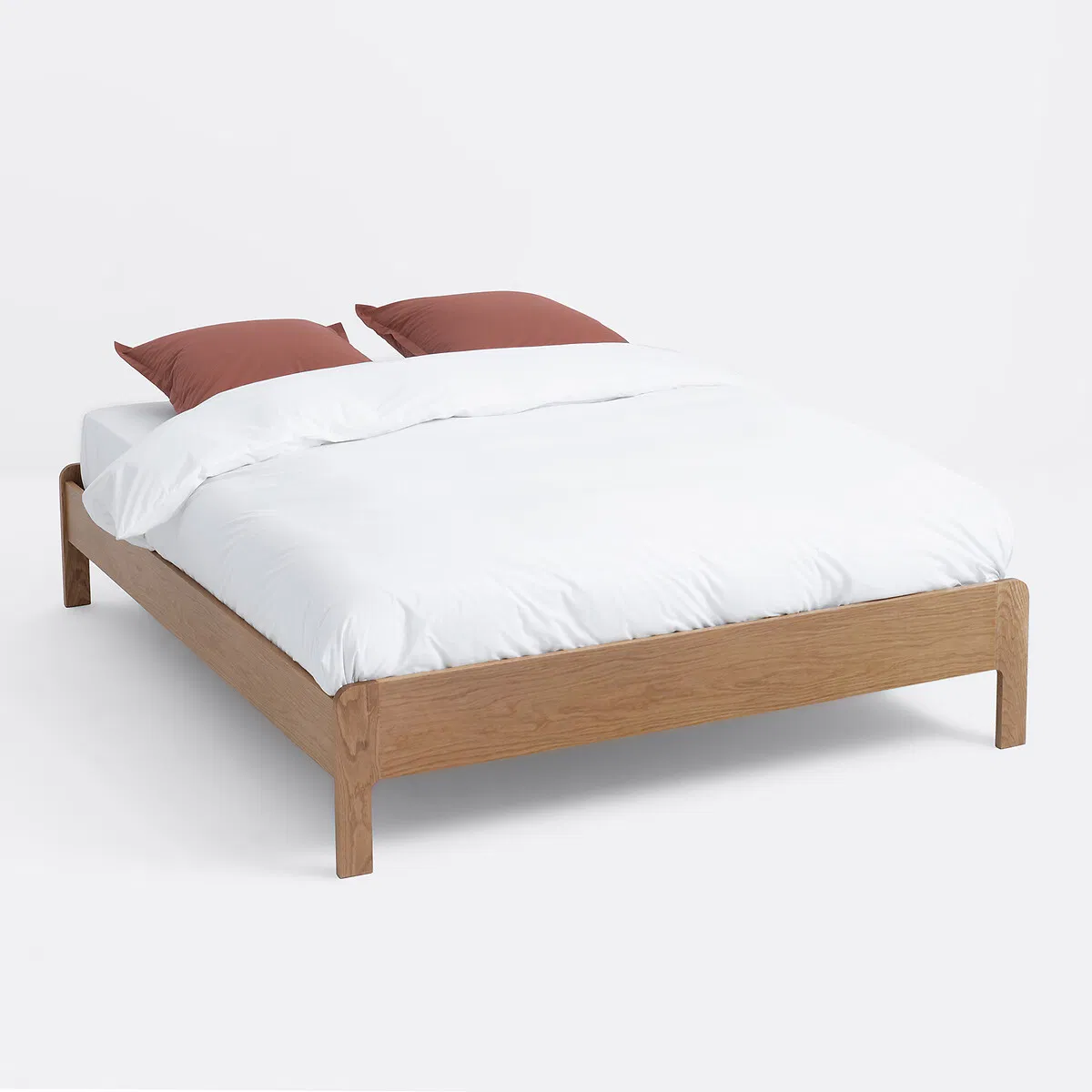 Cama de madera maciza contemporánea y elegante con marco de plataforma con borde de cuero para suite de hotel
