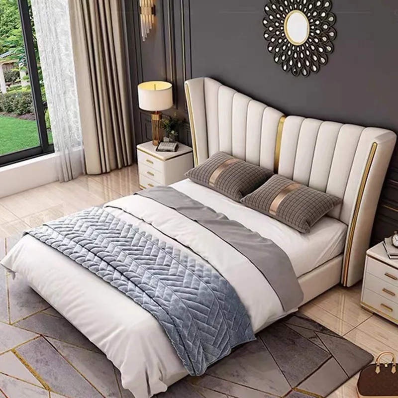 Cama doble tapizada de lujo ligero italiana
