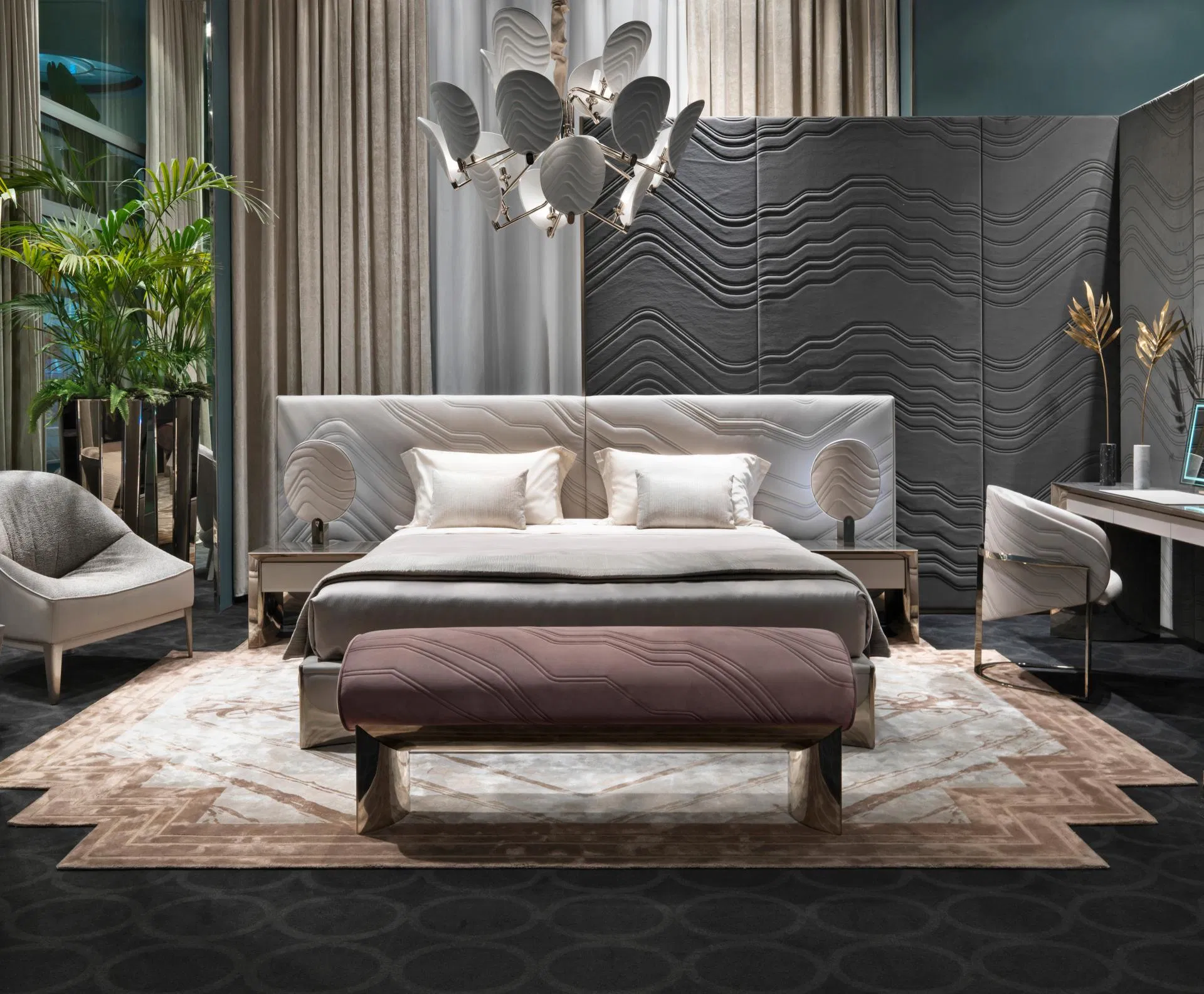 Muebles de hotel de lujo estilo italiano para dormitorio, muebles de habitación de invitados, cama doble con marco de madera maciza y gran cabecero de pared para villa