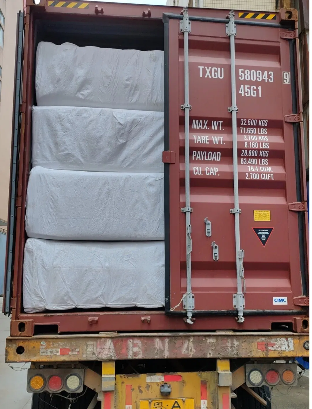 Cama de madera robusta de alta calidad con listones sólidos para dormitorio de casa grande