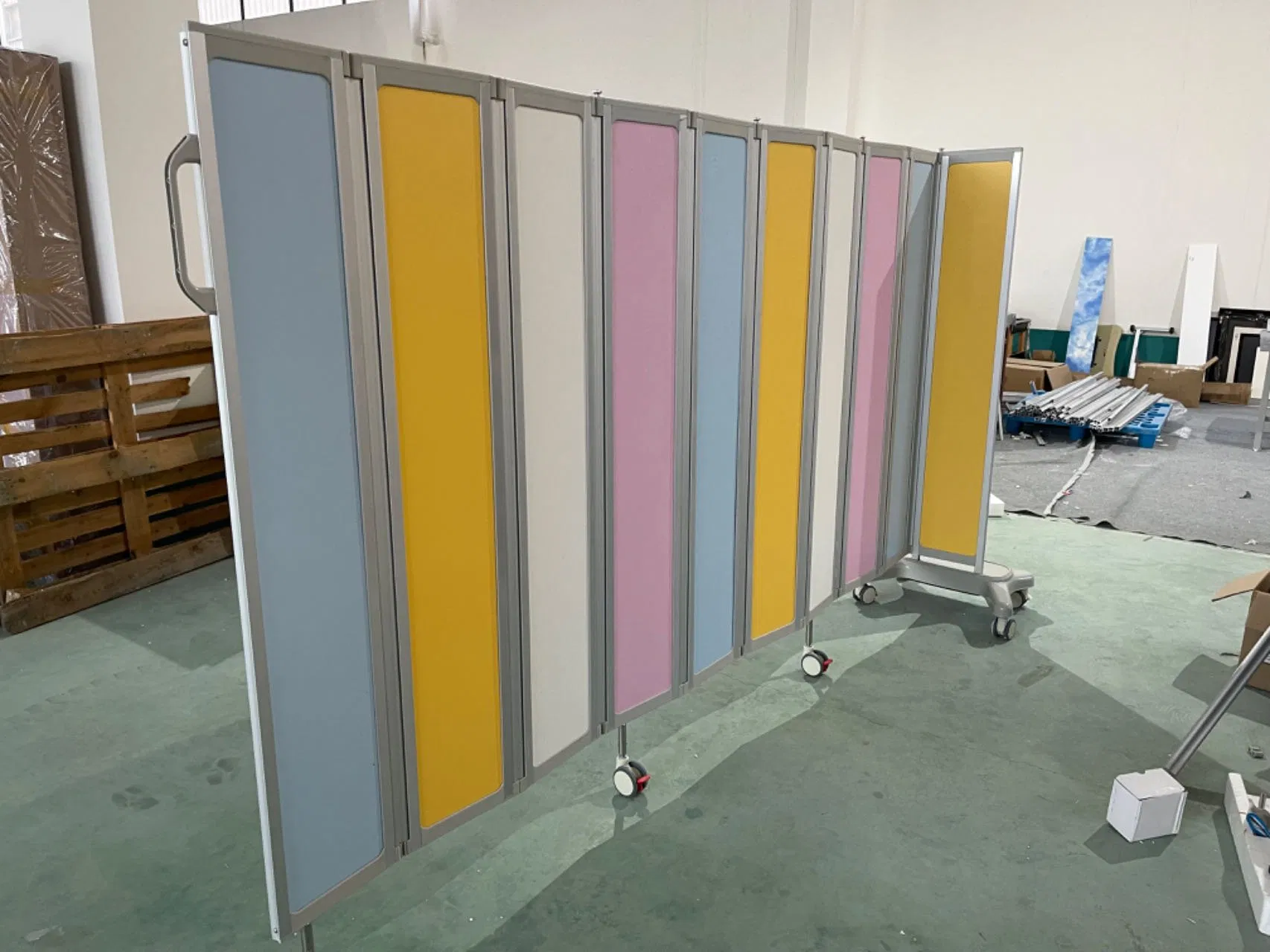 Medical Privacy Colorful 1/2/3/4/5/6 Folding Hospital Patient Screen of Room Divider on Wheels for The Hospital Ward