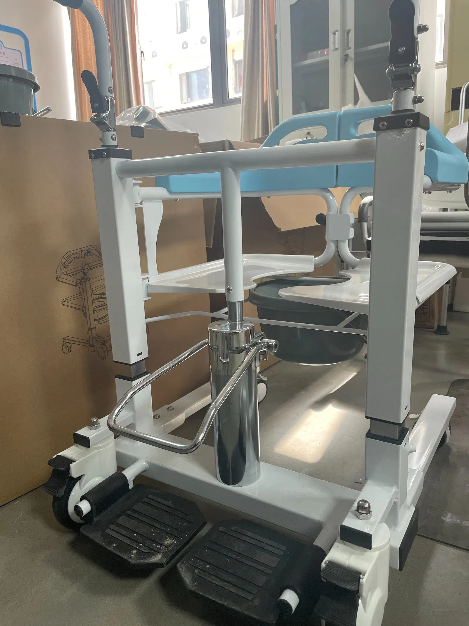 Transfer Chair with Pedal Control Portable Elderly Lift Aid Bedside Commode Chair