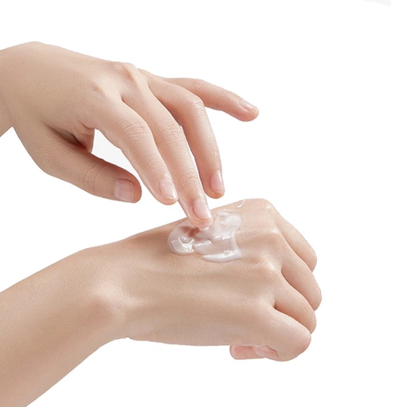 US Hot Selling OEM Herbal Cruelty-Free Skin Whitening Moisturizing Revitalizing Nourishing Body Lotion Aloe Vera Vitamin E Dark