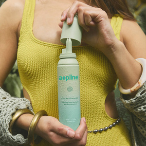OEM Creamy Foaming Body Lotion Long-Lasting Cool Melons Aftersun Effect SPF 50 Organic Herbal Ingredients Sunscreen Sunscreen