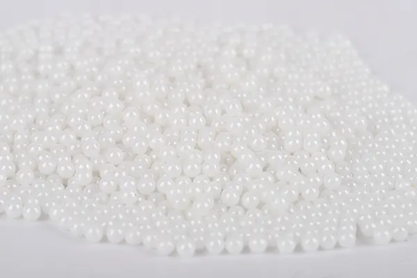 China ZrO2 Zirconia Ceramic Ball Beads for Polishing Supplier, Exporter