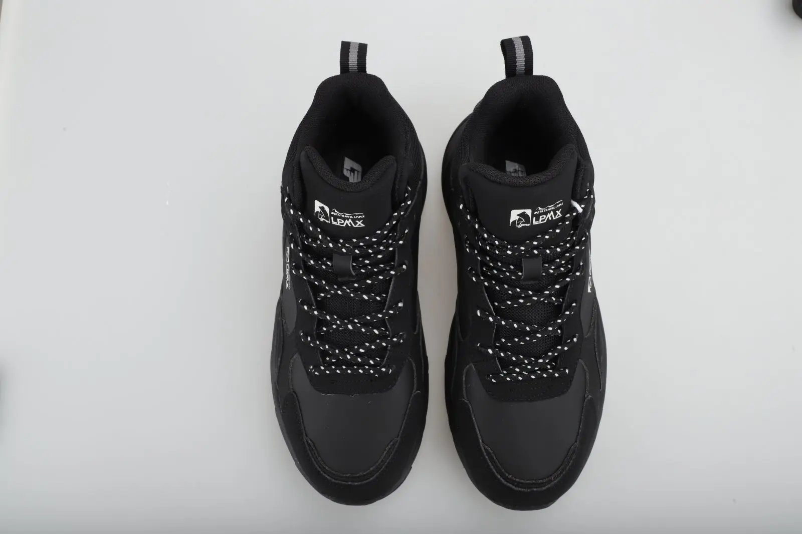ODM Mid-top Synthetic Leather Wear-Resistant Sports Running shoes .Hardcore Wear-Resistant  All-Weather Adaptation Manufacturer, Suppliers