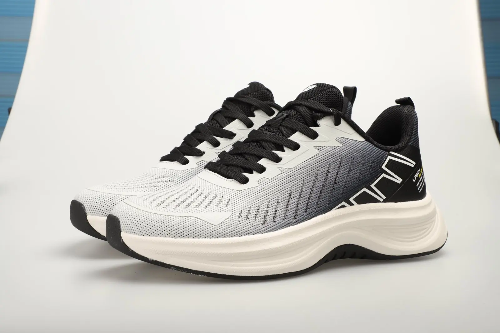 ODM Light and Breathable, Galloping Smoothly -  LPMX Mesh Running Shoes Manufacturer, Factories