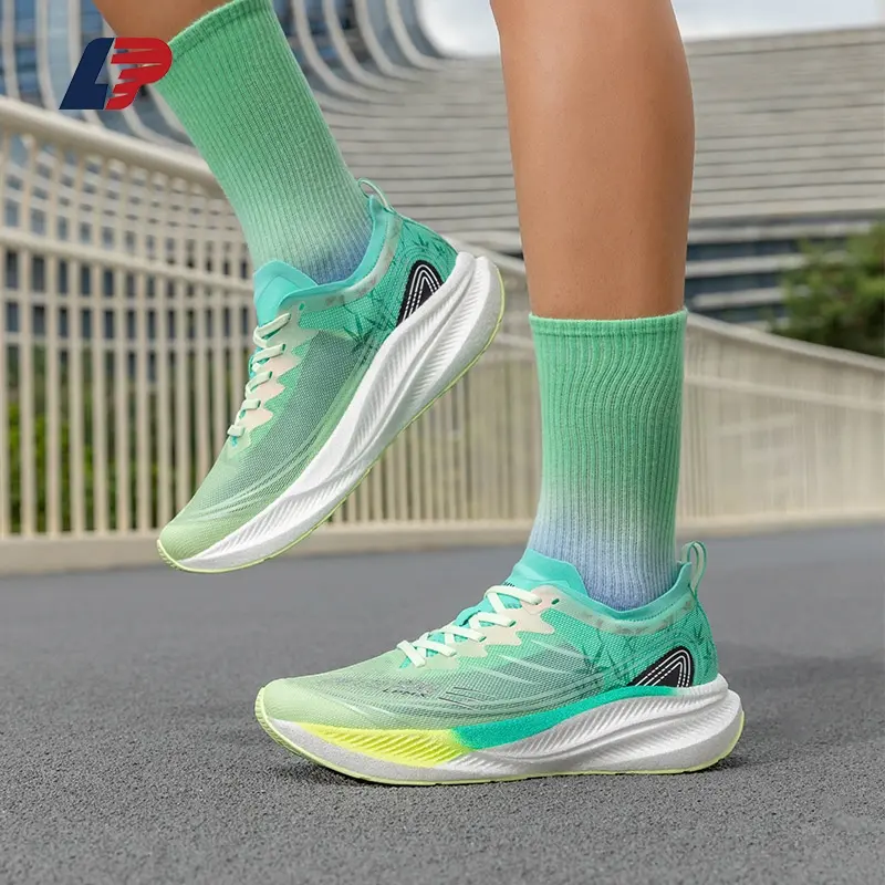 OEM Men's Carbon Running Shoes Lightweight TPE Mesh Trainers with Carbon Plate Manufacturers, Factories