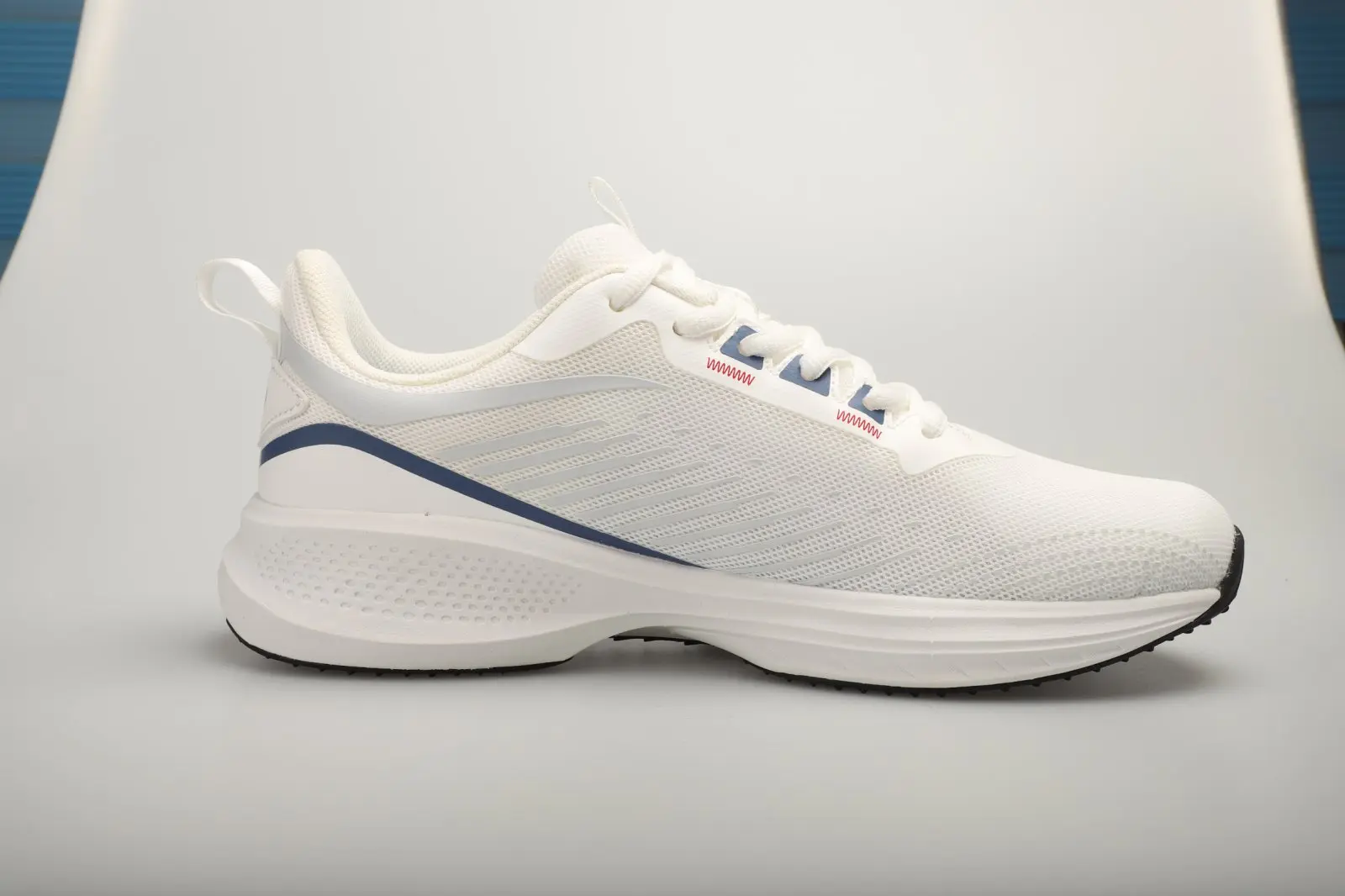 China LPMX Comfortable and Breathable Mesh Lightweight Carbon Plate Sole Sneakers Manufacturers, Supplier