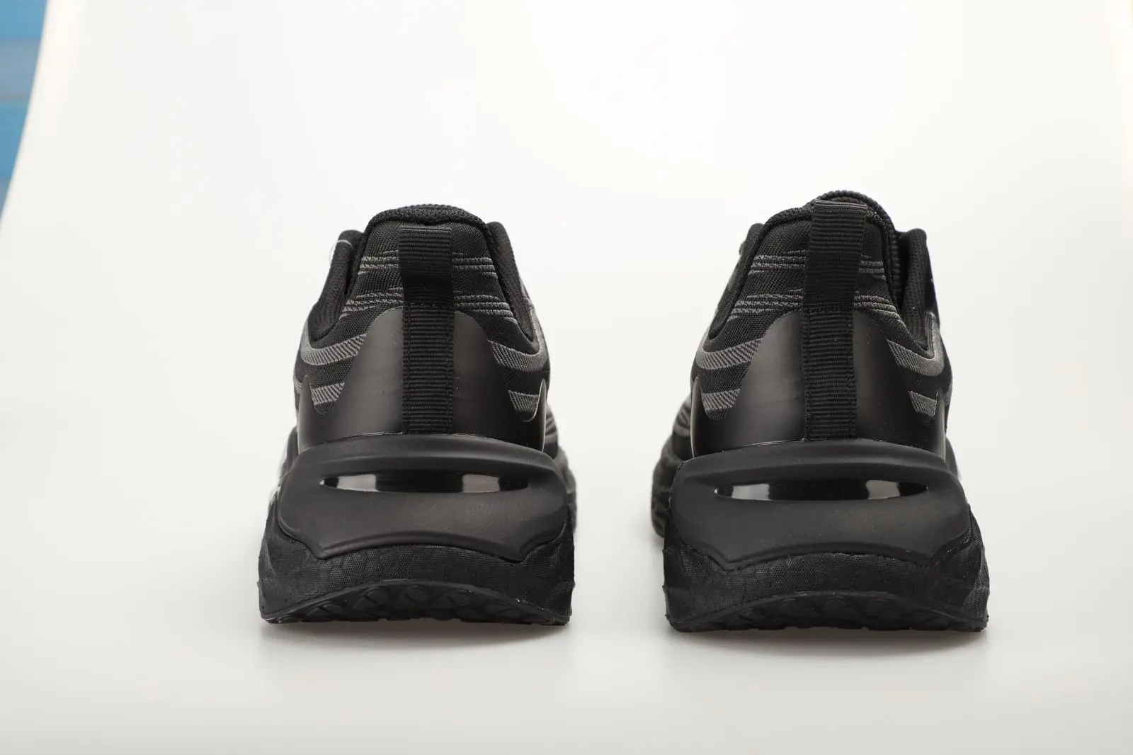 China Comfortable, Light and Breathable Mesh Running Shoes - Run Freely and Breathe Freely Factory, Suppliers