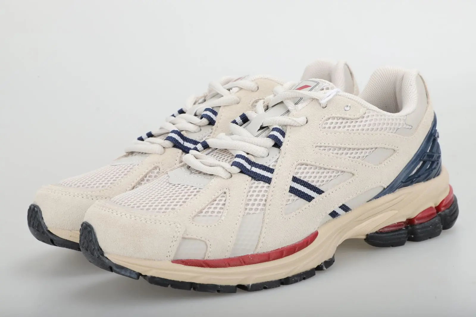 China LPMX Fashionable Breathable Synthetic Leather Stitching Mesh Non-Slip Rubber Sole Sneakers Manufacturer, Supplier