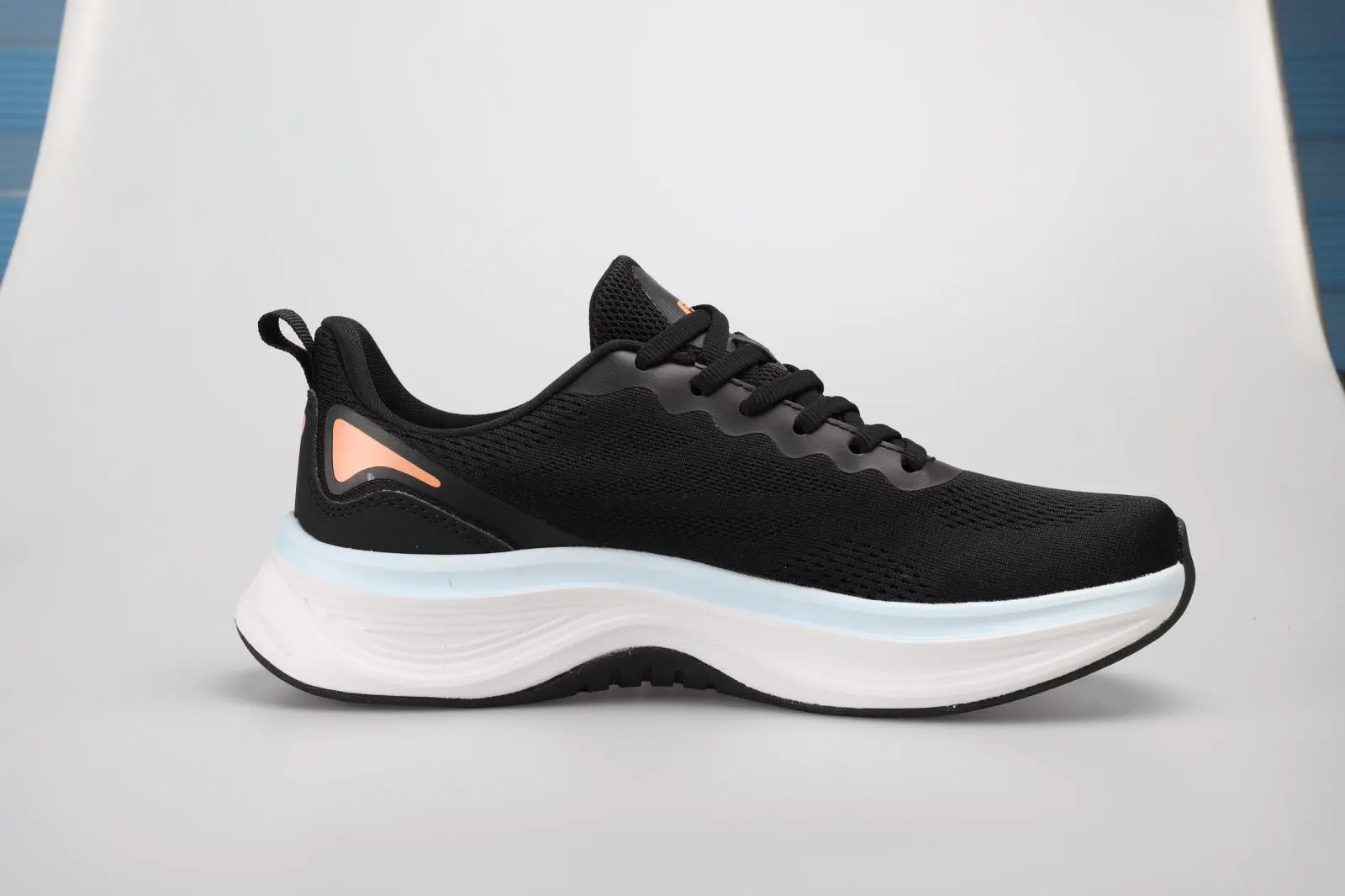 China Lightweight Breathable Running Shoes——Classic reshaping, running freely, every step is like stepping on the clouds Manufacturers, Factories