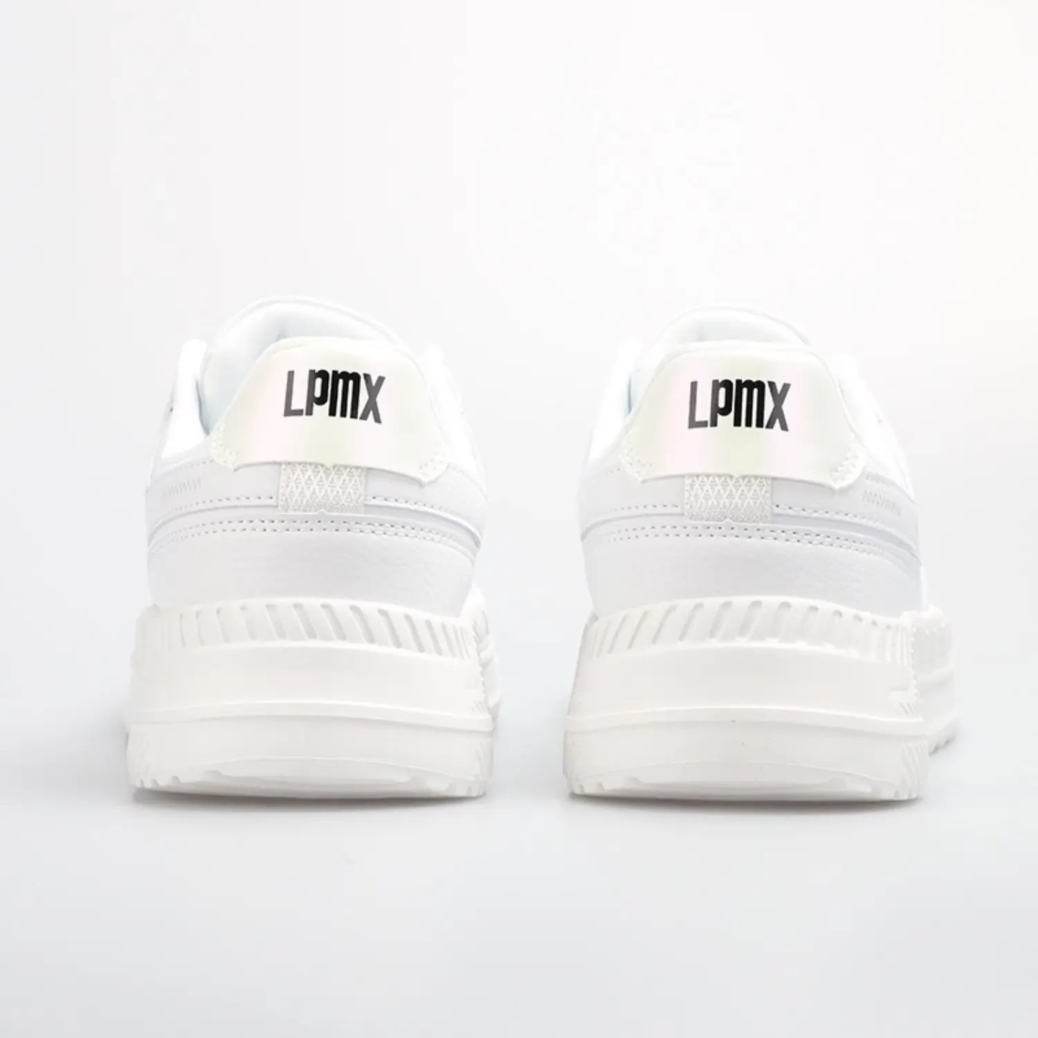 China Men's Chunky Sneakers – All-White Street Style Shoes with Synthetic Leather Upper and Anti-Slip MD Sole Manufacturers, Suppliers