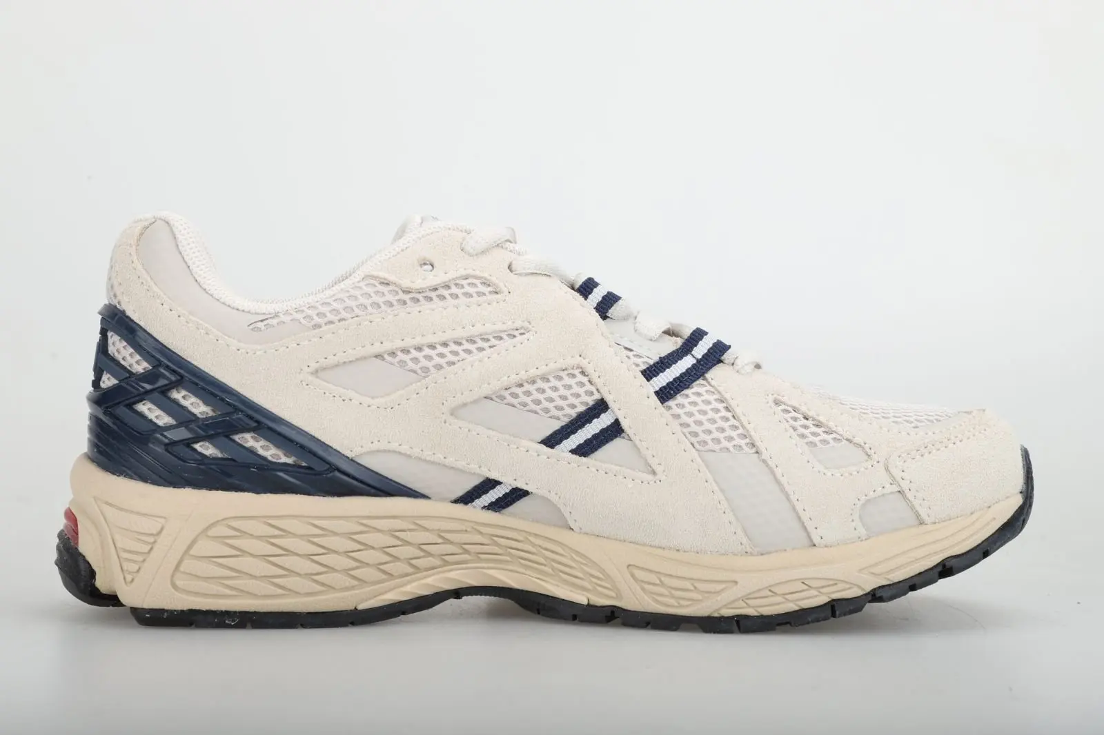 China LPMX Fashionable Breathable Synthetic Leather Stitching Mesh Non-Slip Rubber Sole Sneakers Manufacturer, Supplier