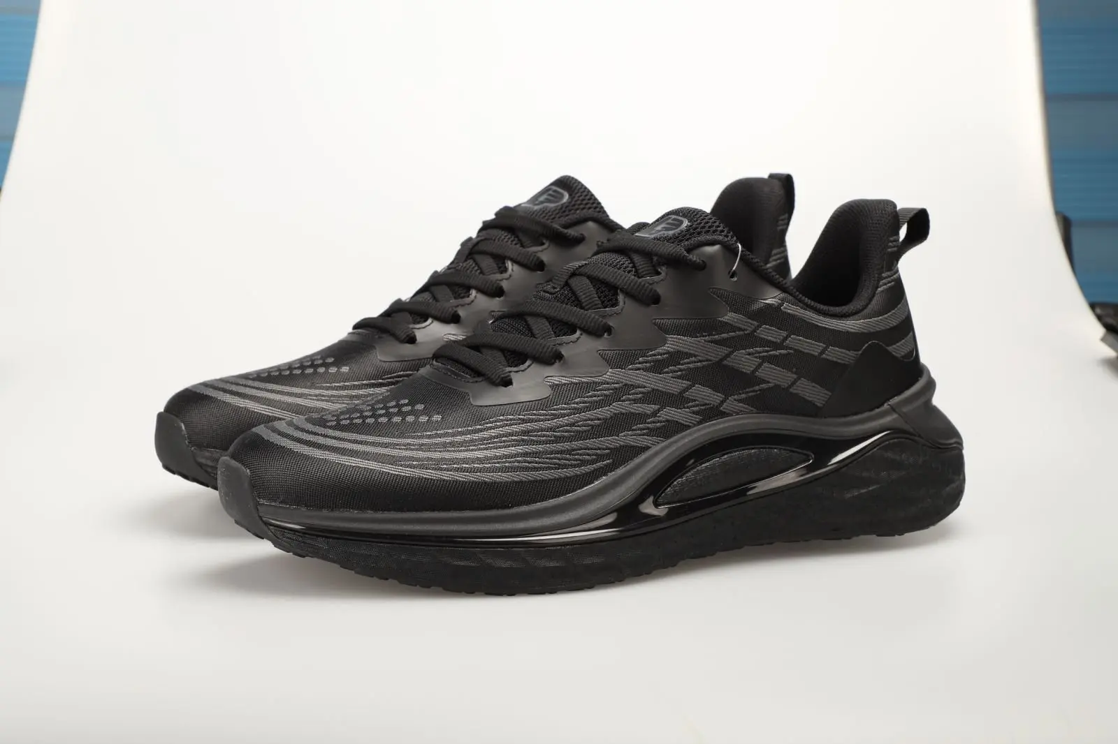 China Comfortable, Light and Breathable Mesh Running Shoes - Run Freely and Breathe Freely Factory, Suppliers