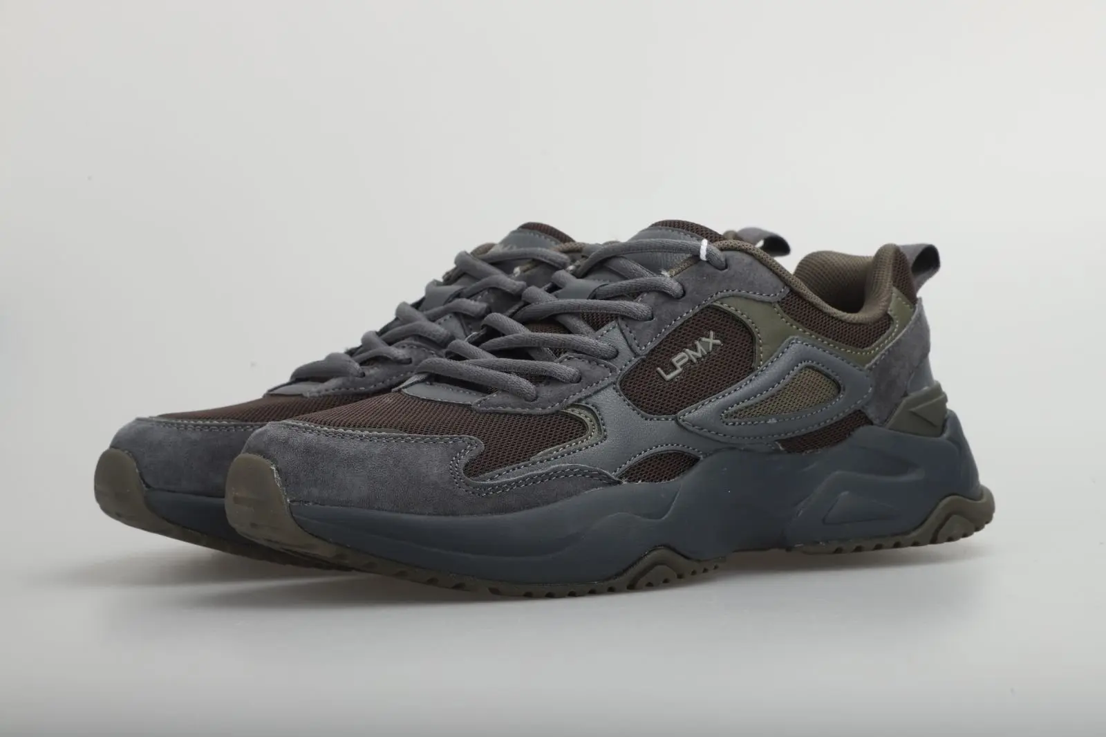 China Rubber Wear-Resistant Synthetic Leather Stitching Mesh Sneakers - a perfect combination of Fashion and Durability Manufacturers, Factories