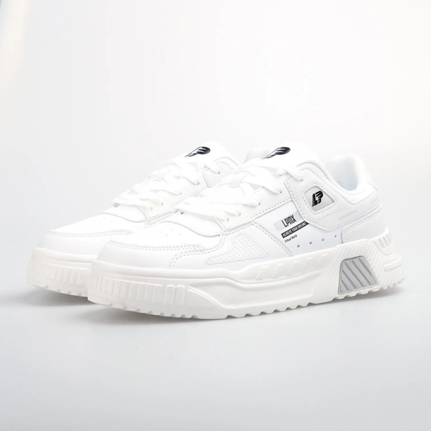 China Men's Chunky Sneakers – All-White Street Style Shoes with Synthetic Leather Upper and Anti-Slip MD Sole Manufacturers, Suppliers
