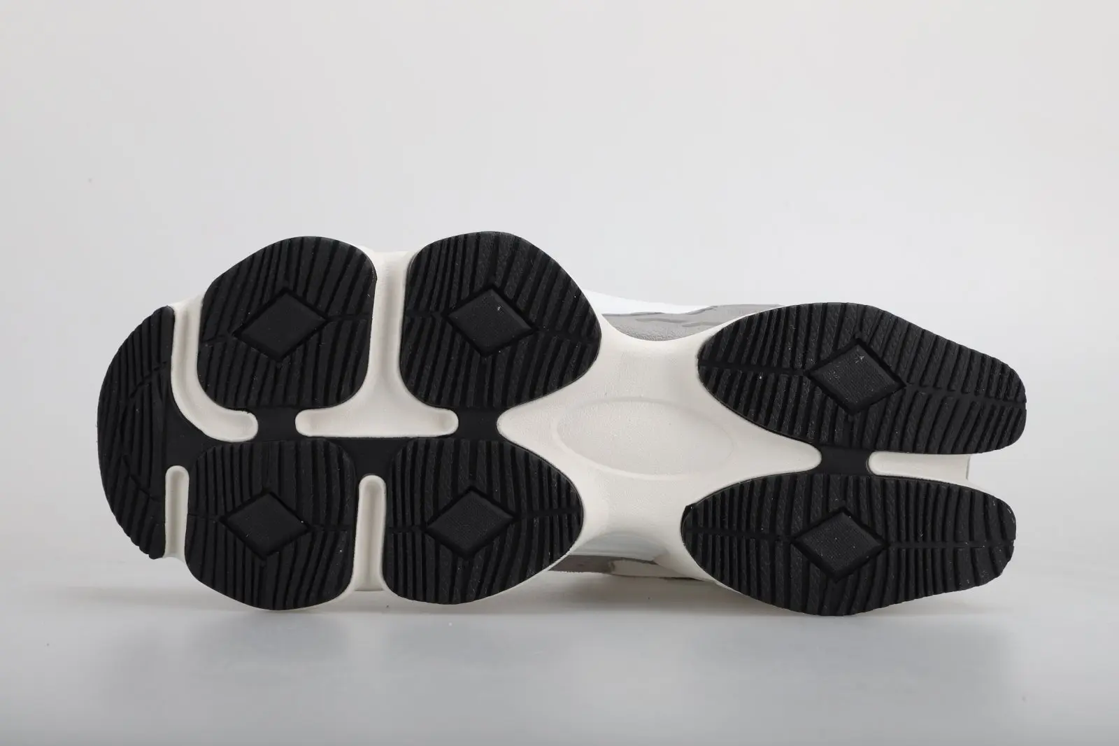 China LPMX Rubber Wear-Resistant Non-Slip Soles Leather Stitching Mesh Sports Shoes - Steady Pace Manufacturers, Manufacturer