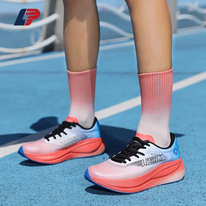 ODM Lightweight Carbon Running Shoes Breathable Flyknit Trainers with Dual-Density Midsole, Full Palm Carbon Plate and Non-Slip Rubber Outsole for Stable Speed Performance Factories, Supplier