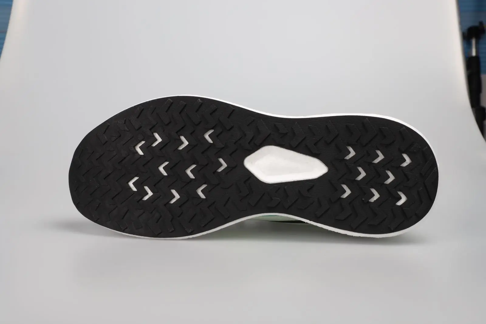 China LPMX Lightweight Mesh Comfortable Breathable Carbon Plate Racing Sport Shoes Manufacturer, Supplier