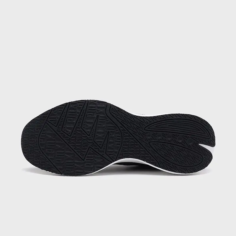 Running Shoe Detail 08