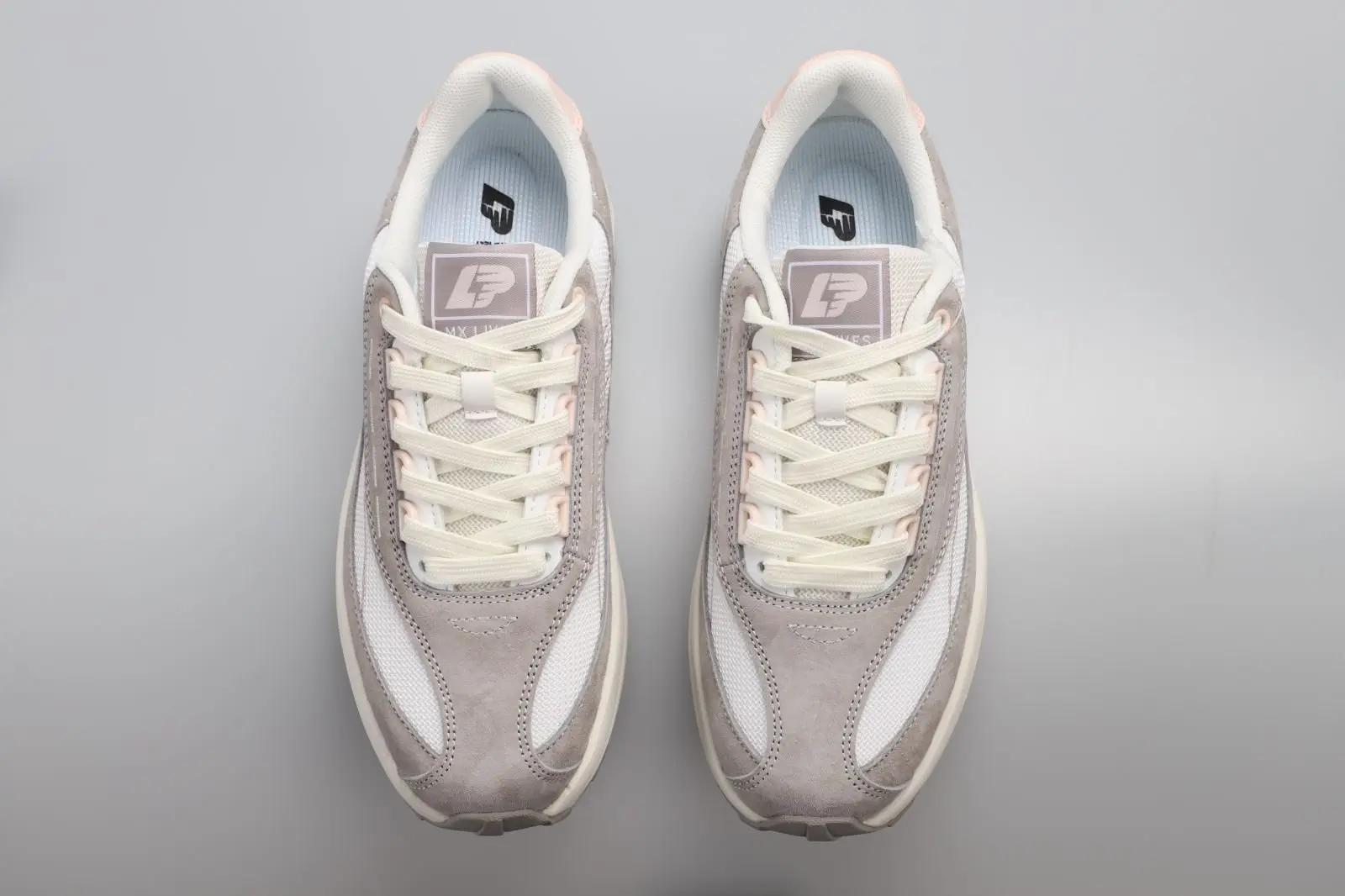 Sneaker Detail 09