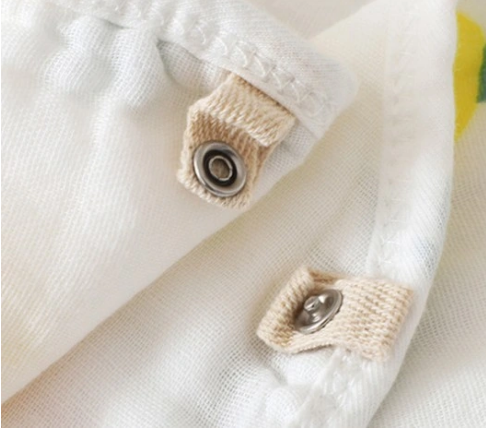 Absorbent baby cloth texture demonstration