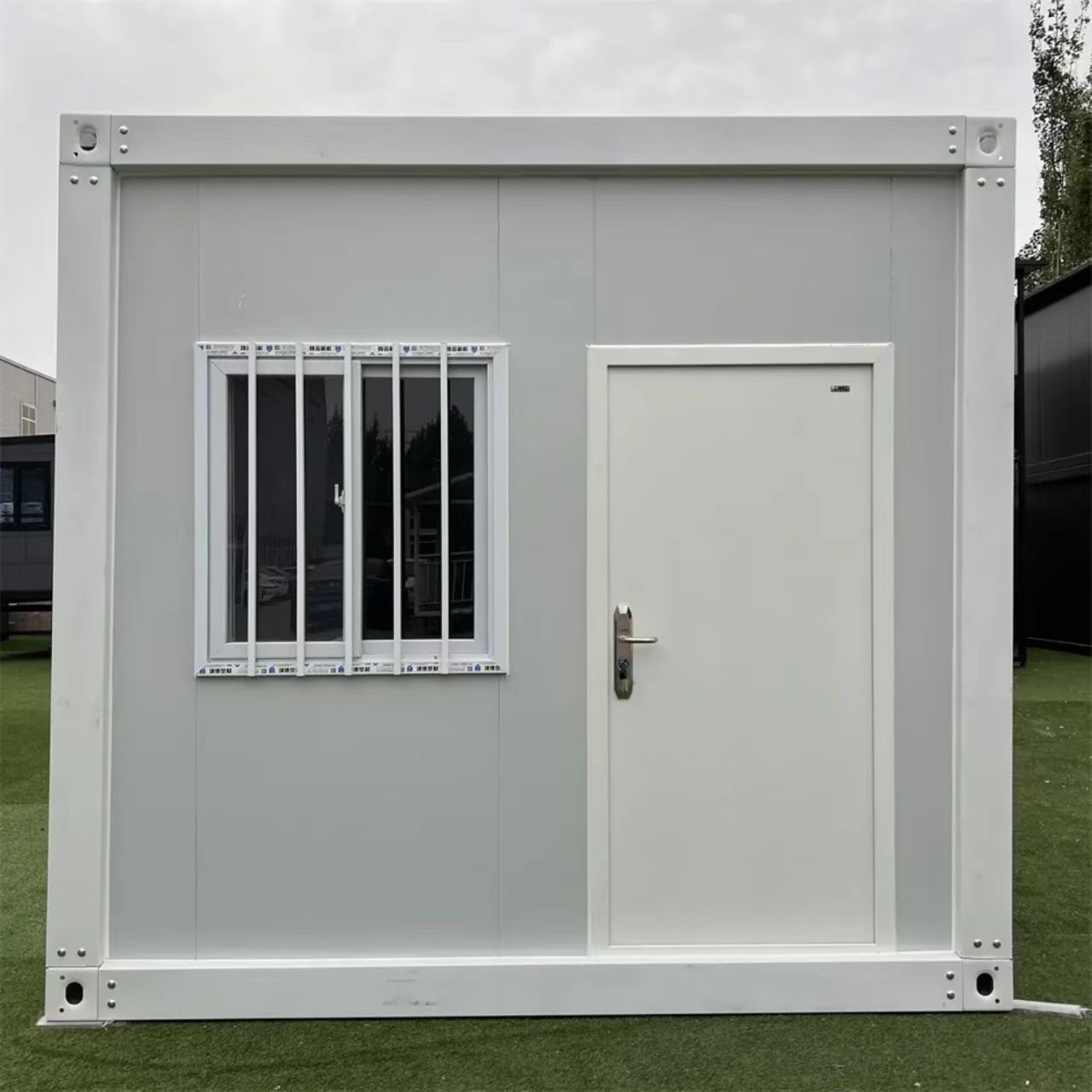 Quick Assembly Steel Wooden Mobile Foldable Temporary Facilities Modern Design 1 Year Warranty for Container House Construction