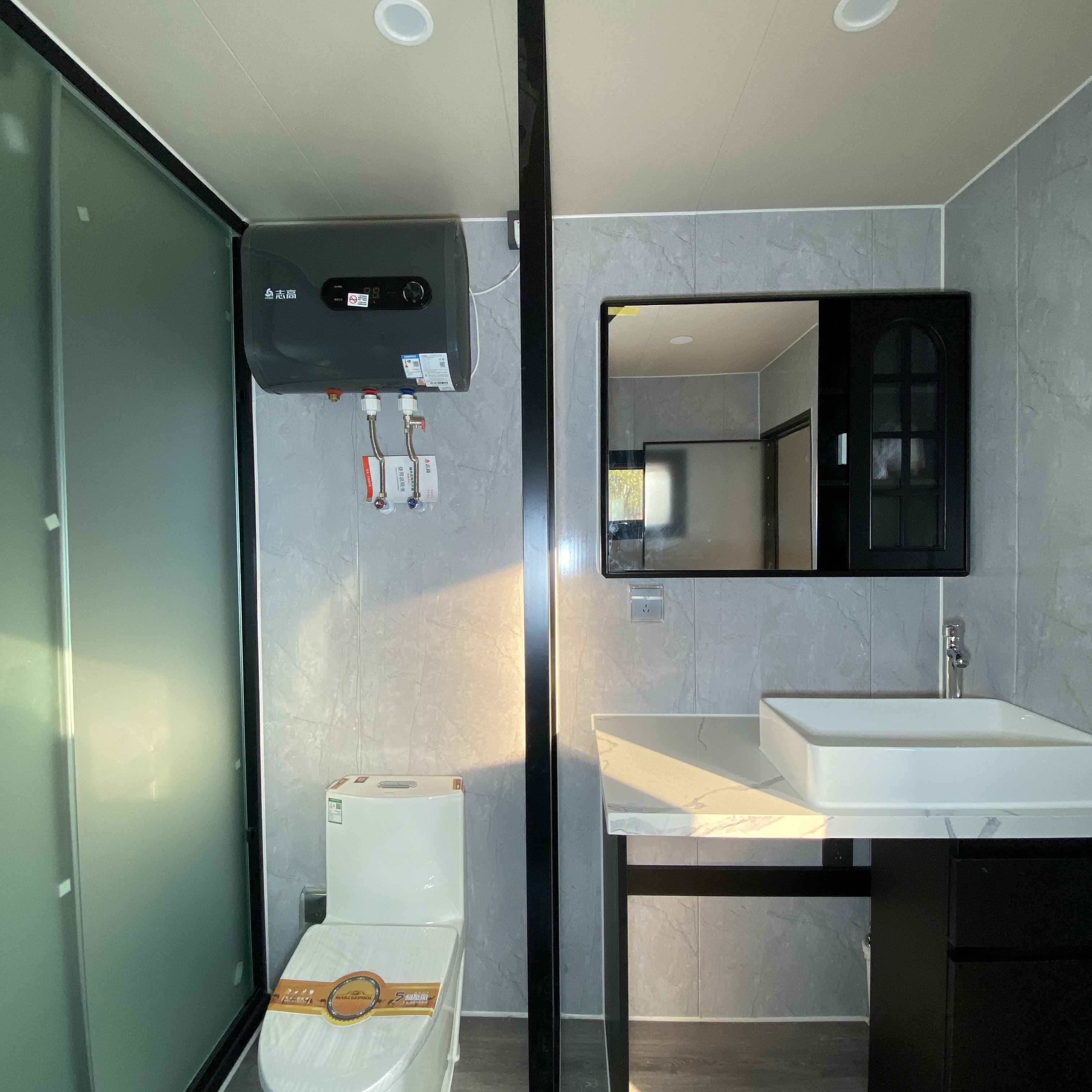 20FT &amp; 40FT Prefabricated Apple-Cabin Modular Storage Container Houses, Designed for Farm and Office Use