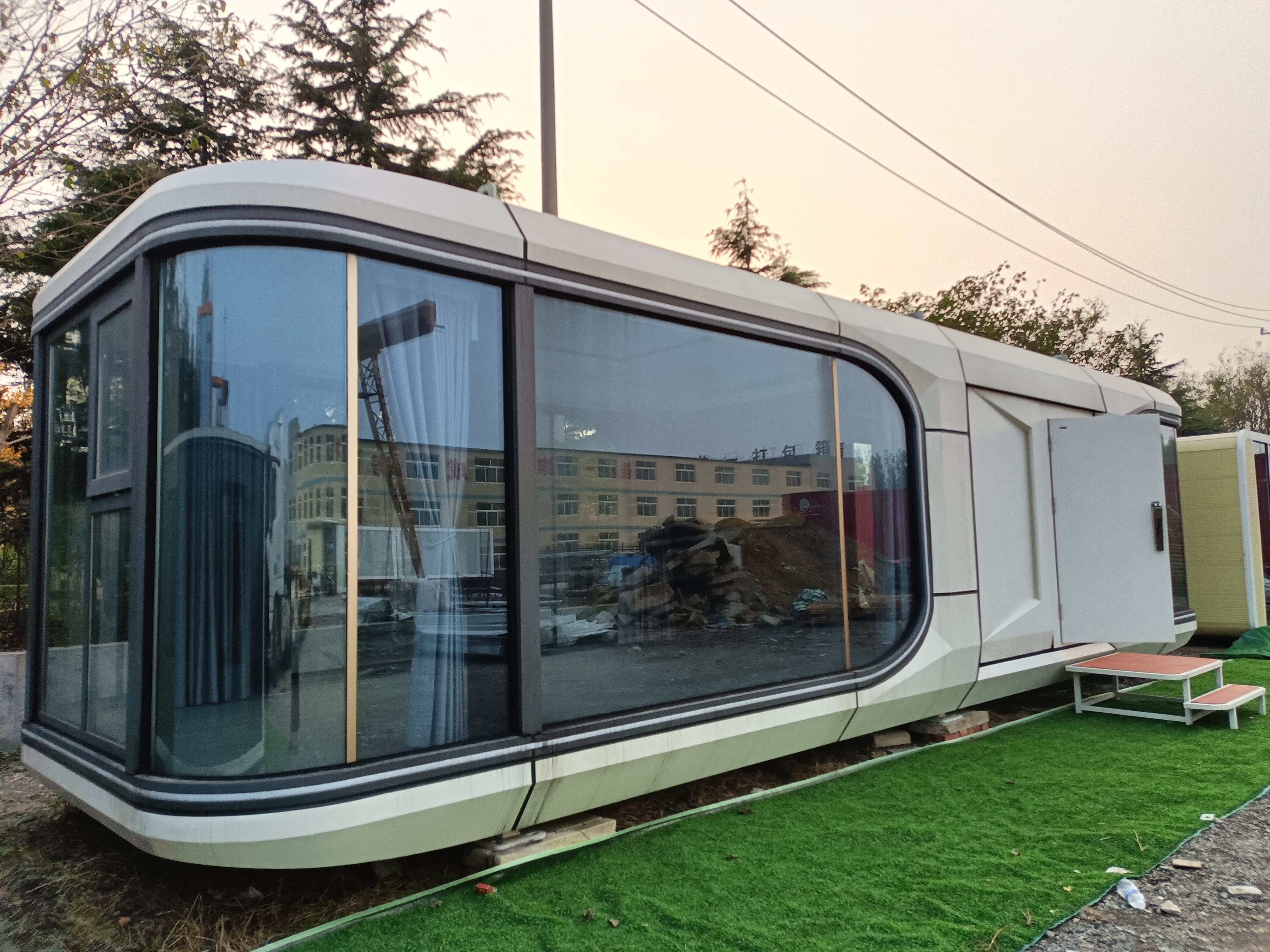 Modular Living Office Container House Portable Prefab Greenhouses Steel Structure Space Capsule