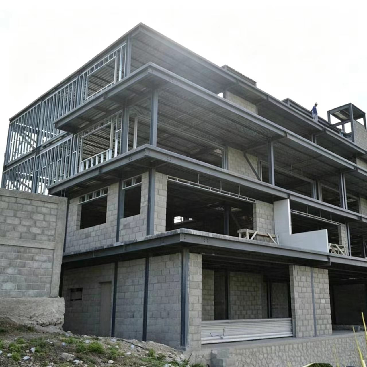 Modular Multi-Storey Steel Skeleton Office Building with Industrial Design High Wind Resistance for Spacious Modern Workspaces
