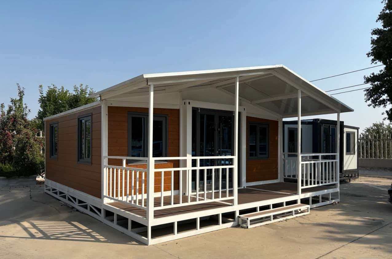 Multifunctional, Quick-installation Modular Container House with Mezzanine Steel Structure and Breathable Design; Modern Office