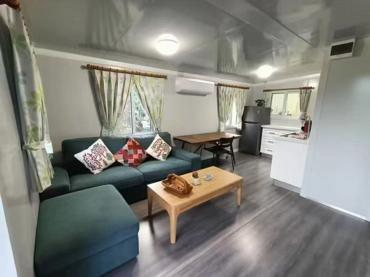 Expandable Prefabricated Hospital Container Houses 40ft High Quality Ready Made Modular Extendable Modern Design EPS Sandwich