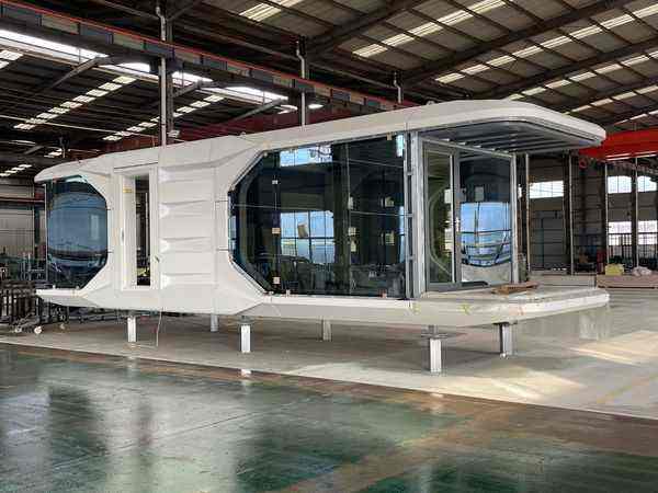 Modular Living Office Container House Portable Prefab Greenhouses Steel Structure Space Capsule