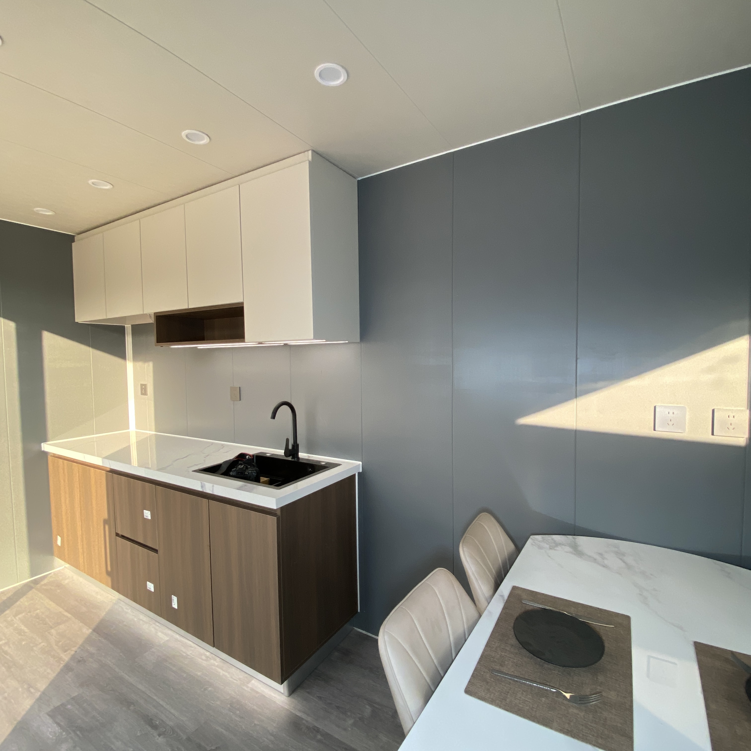 20FT &amp; 40FT Prefabricated Apple-Cabin Modular Storage Container Houses, Designed for Farm and Office Use